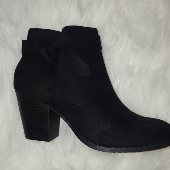 Last 1!!! Kathy Side Bow Ankle Bootie!. 7.5 - Picture 2 of 6